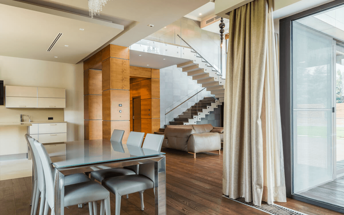 Spacious living room